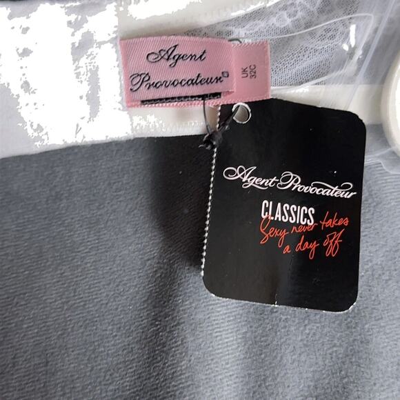 New Agent Provocateur Love Strapless Bra White Size 32C Straps Padded Bridal - Picture 9 of 11